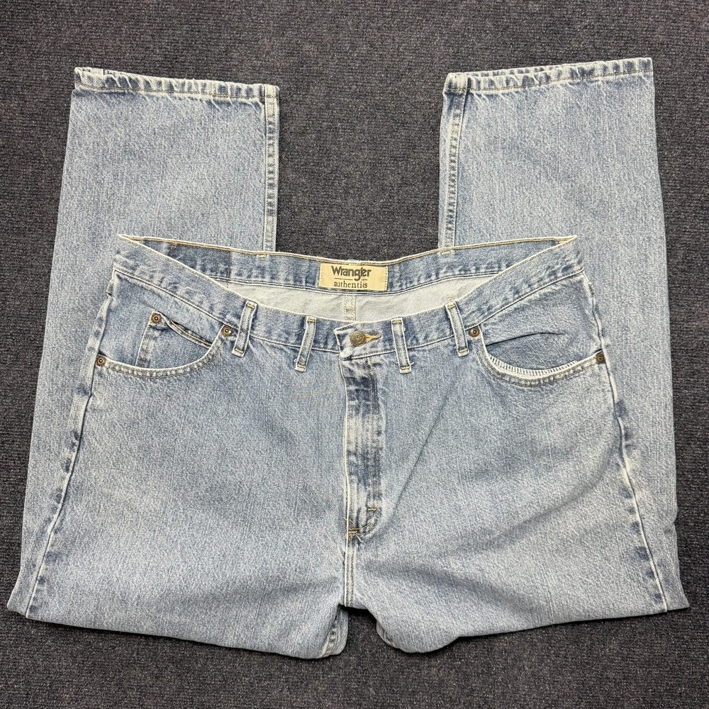 Wrangler Authentics Jeans Mens 44x30 Light Wash Blue Denim Straight 10ZM100SW